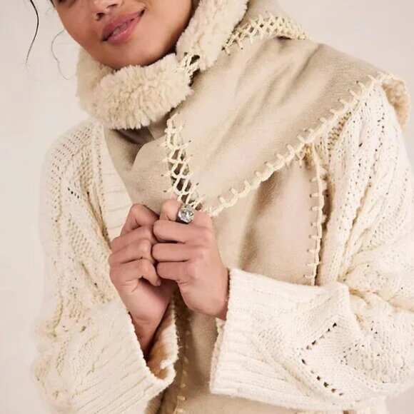 Free People Sherpa WRAP Hand Crochet Reversable Scarf NWT NIP - Picture 1 of 12
